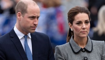 Kate Middleton a Leicester, il cappotto a lutto