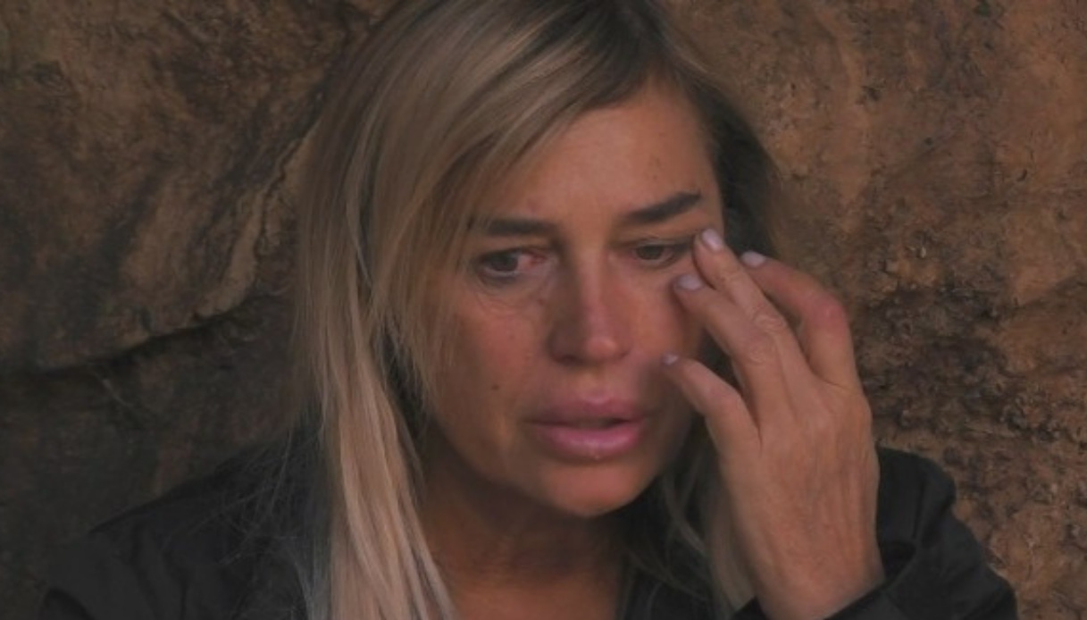 Lory Del Santo parla del figlio Devin “Ha versato tutte le sue lacrime per Loren” Lory Del Santo parla del figlio Devin “Ha versato tutte le sue lacrime per Loren”