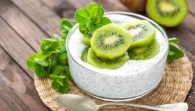 Yogurt greco: cos’è, proprietà e benefici anche a dieta