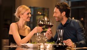 5 idee su come trascorrere il Capodanno col tuo partner, se non vuoi uscire di casa