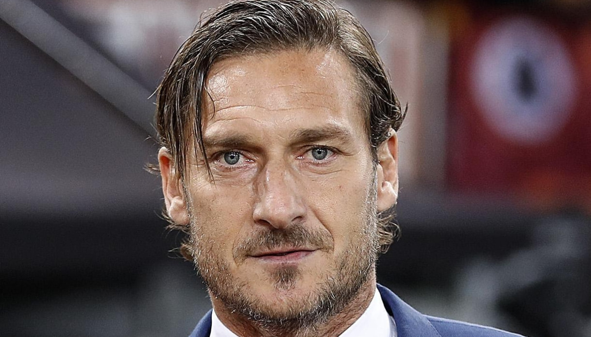 Totti difende Chanel su Instagram: “Sono geloso”