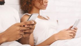 Desiderio sessuale, quando lo smartphone può ucciderlo (e quando invece fa bene!)
