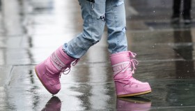 Come indossare i doposci con stile: idee di look