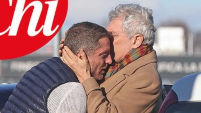 Lapo Elkann torna in Italia: tenero abbraccio col padre