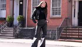 Pantaloni di pelle: ecco gli outfit giusti per ciascuna fisicità
