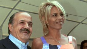 Signorini rivela: “De Filippi e Costanzo hanno un matrimonio bianco”