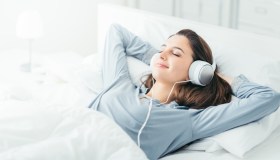 Imparare una lingua mentre si dorme: funziona davvero?