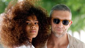 Tina Kunakey: video sexy al nono mese (con fuoriprogramma)