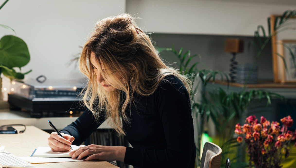 Scrivere a mano fa bene alla salute (e rende più intelligenti