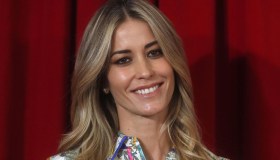 Elena Santarelli non molla: su Instagram messaggio di speranza col figlio e il Papa