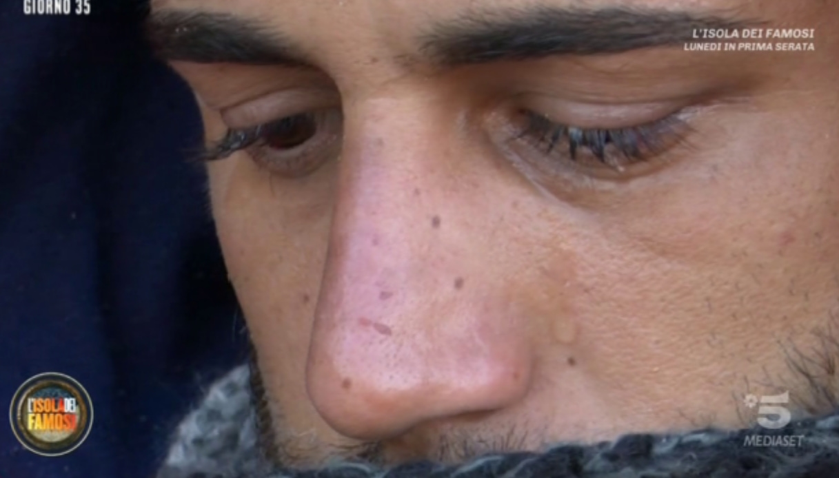 Isola, Jeremias piange pensando a Santiago: la reazione di Belen