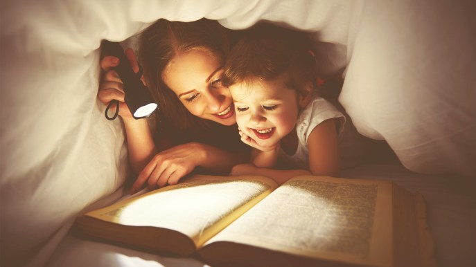 Genitori, leggete libri (tanto e spesso) ai vostri bambini