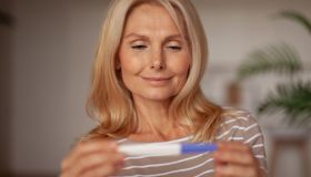 Mamme dopo i 40 anni: cosa sapere prima della gravidanza