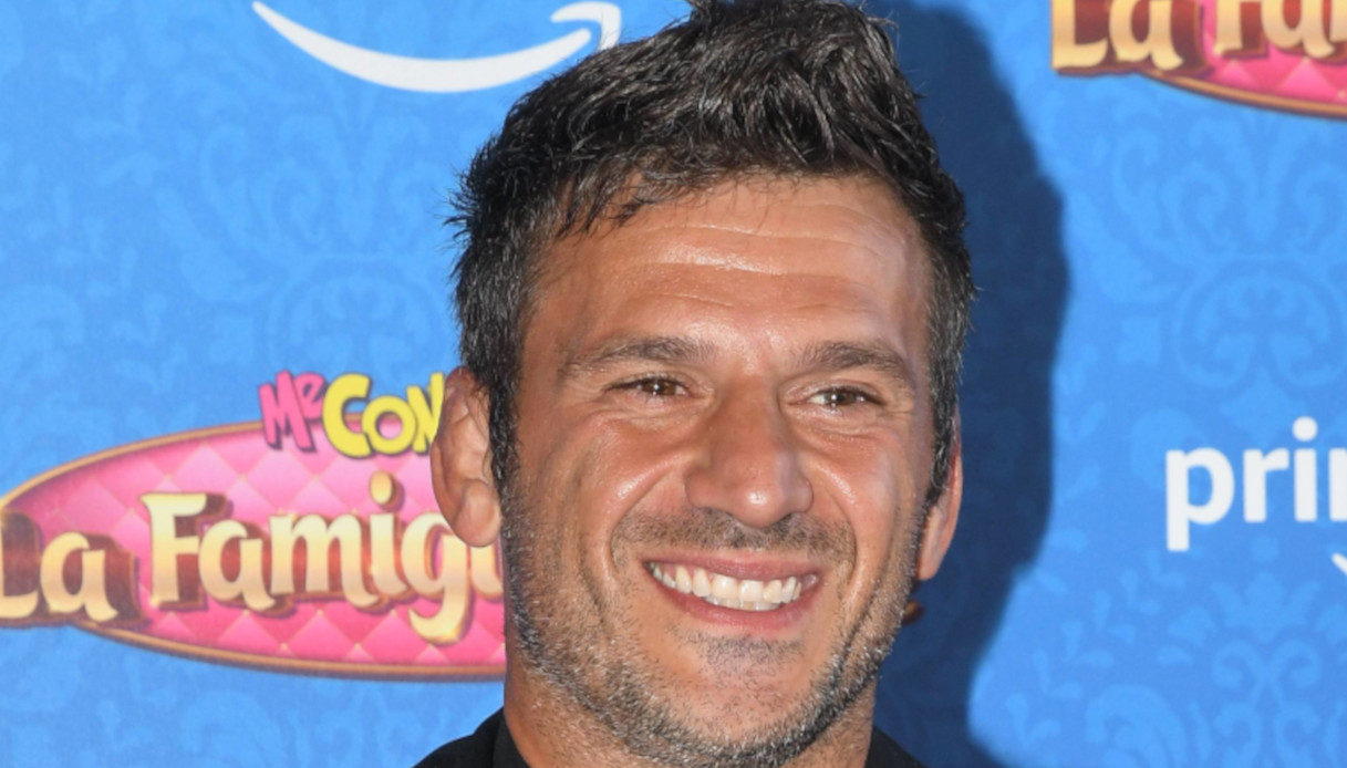 A casa di Marco Maddaloni: minimal e con vasca idromassaggio in camera da letto