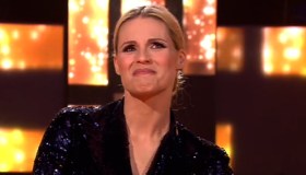 All Together Now, Michelle Hunziker brilla in uniforme e paillettes