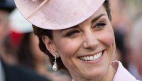 Kate Middleton, svelato cosa tiene nelle sue mini borse