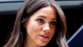 Meghan Markle rifiuta l’invito della Regina. E poi vola a New York da Serena Williams