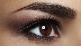 I segreti per realizzare lo smokey eyes su occhi marroni