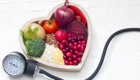 Colesterolo alto: attenta a cosa mangi a cena