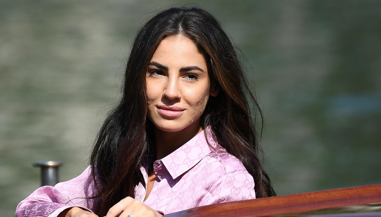 Giulia De Lellis pubblica per sbaglio una foto privata con Iannone su Instagram