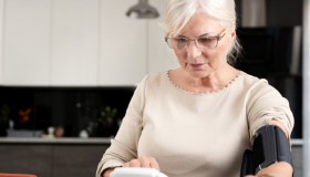 Pressione in estate negli anziani: i cambiamenti necessari