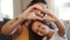 Tatuaggi per i figli, un simbolo indelebile e di amore eterno