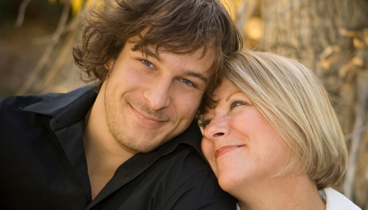 Se scegli un fidanzato più giovane, ringiovanisci di 10 anni