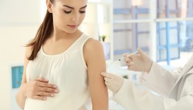 Influenza ma non solo: quali vaccini per le donne in gravidanza