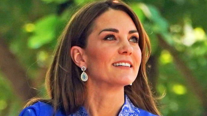 Kate Middleton blindata in Pakistan: look da favola e omaggio a Diana