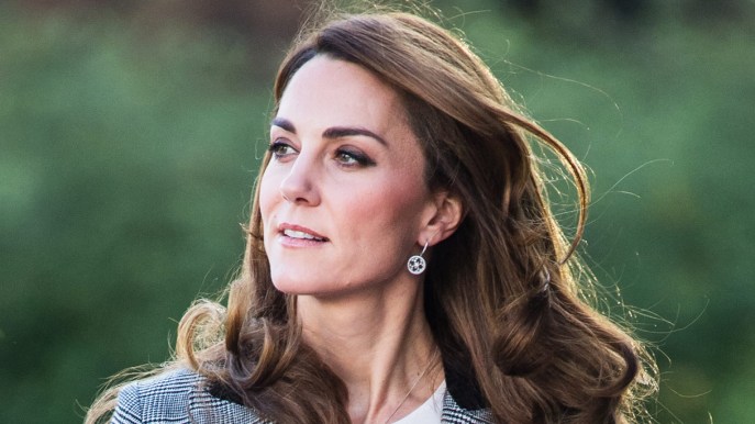 Kate Middleton brilla senza Meghan Markle e conquista con la giacca da manager