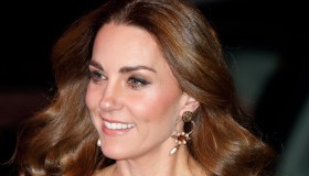 Kate Middleton è da sogno tra pizzi e trasparenze alla Royal Variety Performance