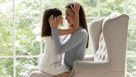 Non dimenticare mai le mani di tua madre