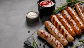 Tutti i metodi per sgrassare le salsicce