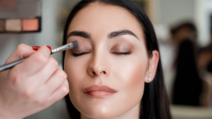 Primer viso e primer occhi: servono davvero a far durare di più il makeup?