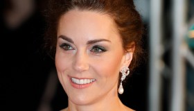 Kate Middleton risplende coi look da sogno ai BAFTA. Ma le manca Harry