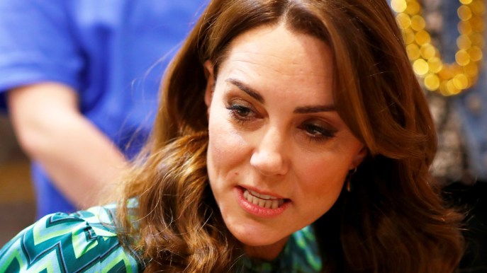 Kate Middleton osa col look anni ’70 e fa dimenticare Meghan Markle