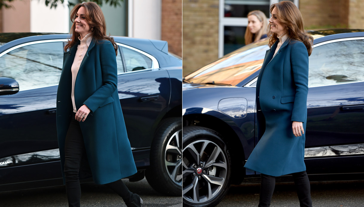 Kate Middleton raggiante ma il cappotto su misura fa difetto