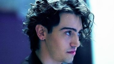 Michele Bravi rompe il silenzio e torna a raccontarsi