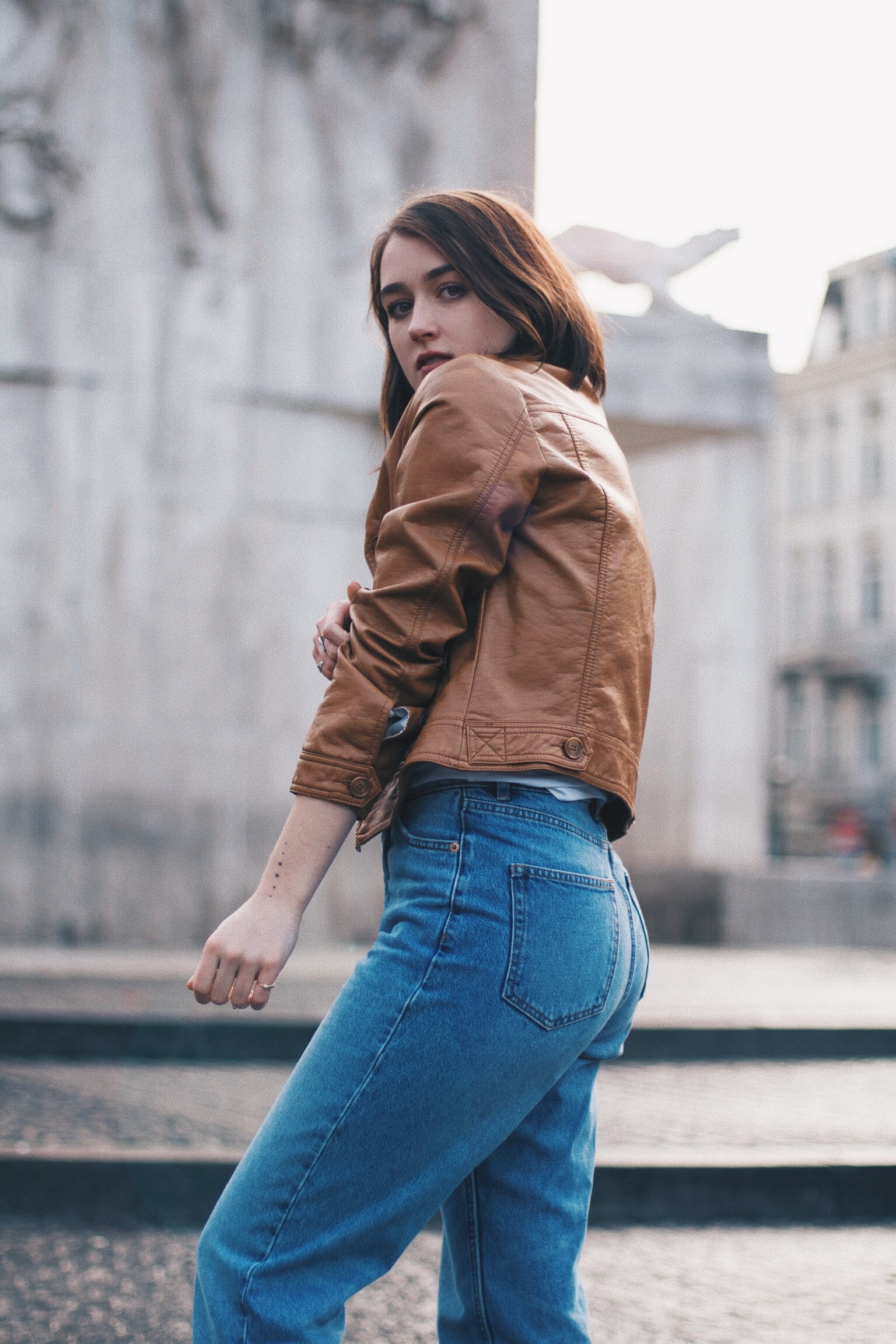 Mom jeans: come indossarli e a chi stanno bene