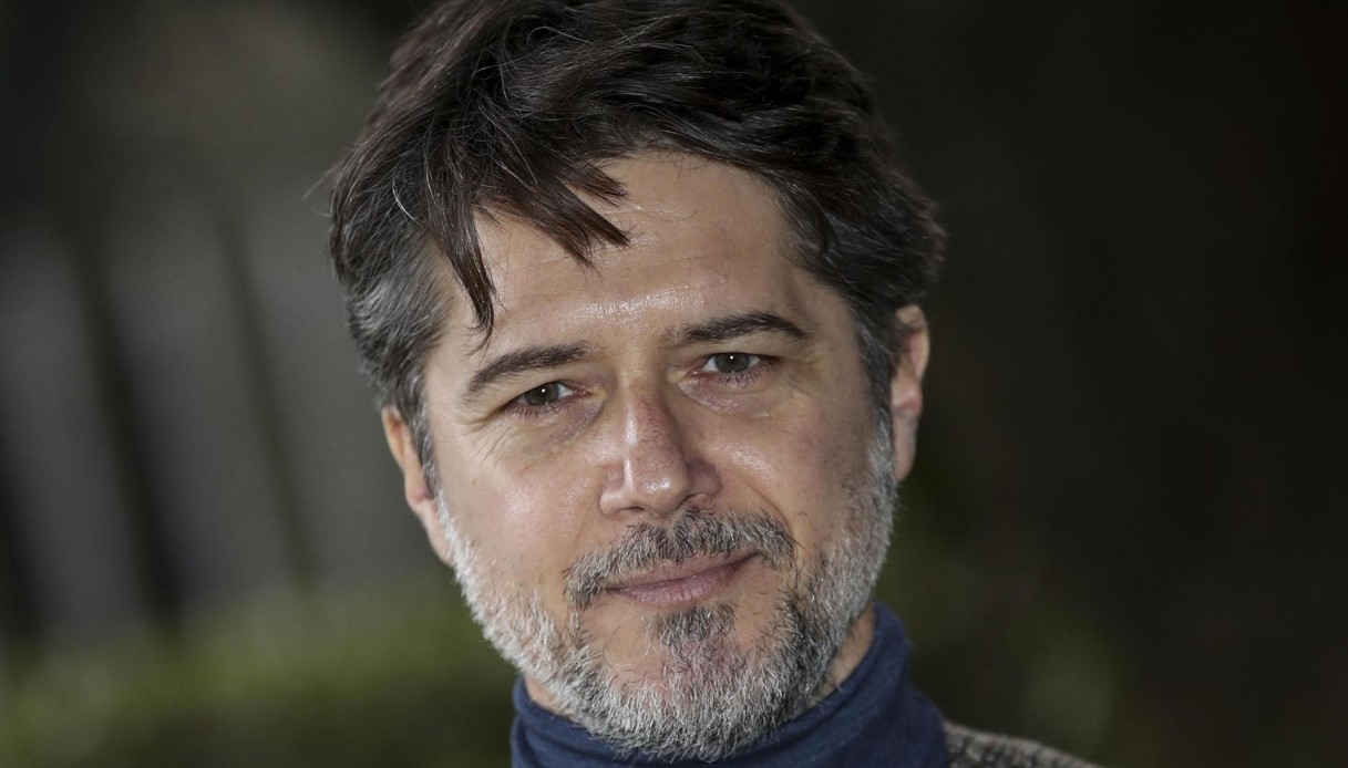 Ettore Bassi, l’ex moglie Angelica Riboni lo attacca in tv: “Sta poco con le figlie”