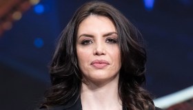 Il Cantante Mascherato: Mammucari batte Al Bano e imbarazza Ilenia Pastorelli