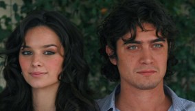 Katy Louise Saunders e Scamarcio