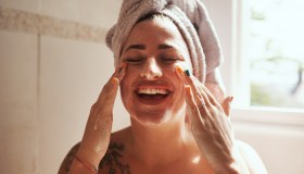 Lavarsi il viso? Si, ma nel modo corretto: 6 errori da evitare per il benessere della pelle