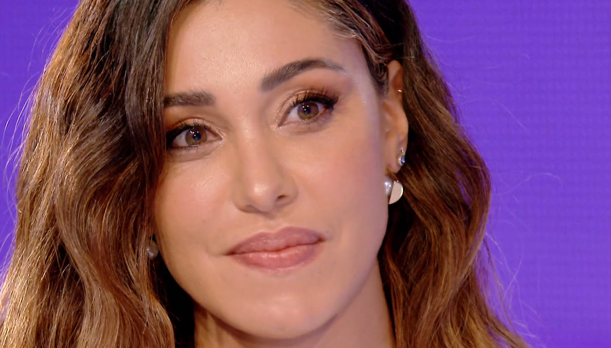 Belen Rodriguez commuove con De Martino. Iannone e la De Lellis sempre più lontani