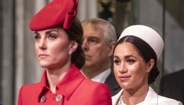 https://dilei.it/wp-content/uploads/sites/3/2020/03/kate-middleton-meghan-markle-bacio3-getty-1217.jpg?w=380&h=253&quality=90&strip=all