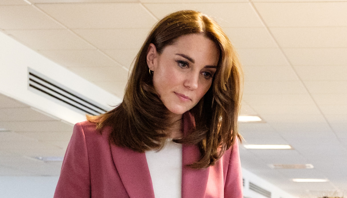 Kate Middleton indossa il colore del potere e lancia un messaggio segreto