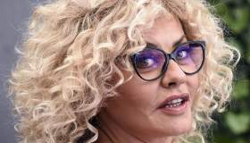 Eva Grimaldi festeggia il compleanno di Imma Battaglia: party per i 60 anni