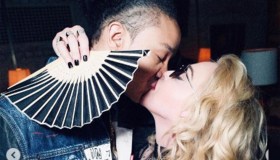Madonna, primo bacio ufficiale col toyboy Ahlamalik