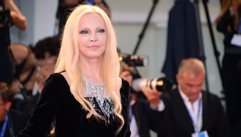 Patty Pravo La Vita Pazzesca Della Ragazza Del Piper