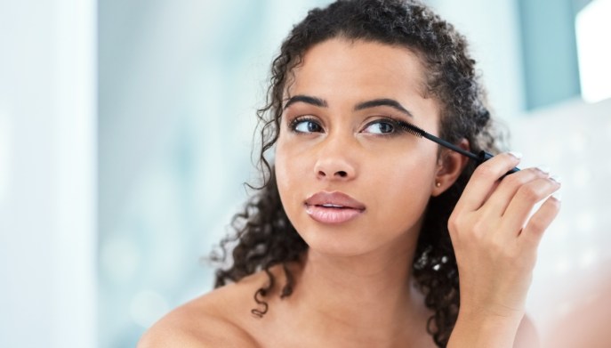 Far crescere le ciglia: scegliere il makeup giusto